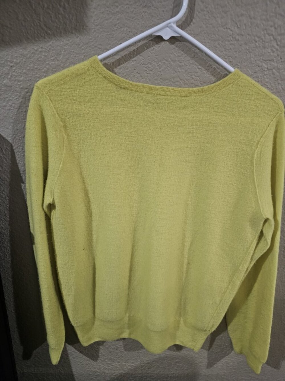 Vince 100% Cashmere Yellow Pullover Sweater Women's XS - Picture 3 of 7